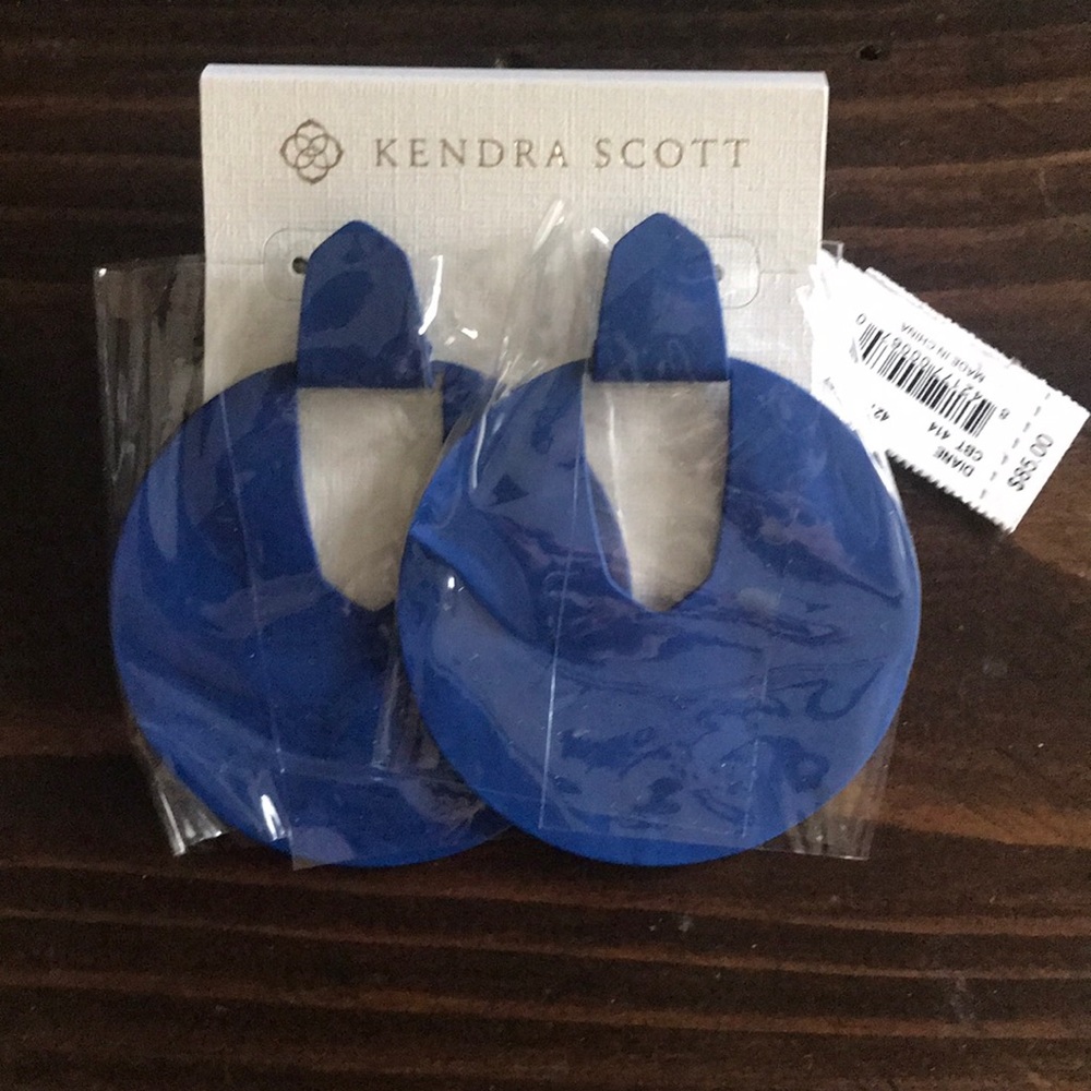 Kendra Scott Earrings. NWT.